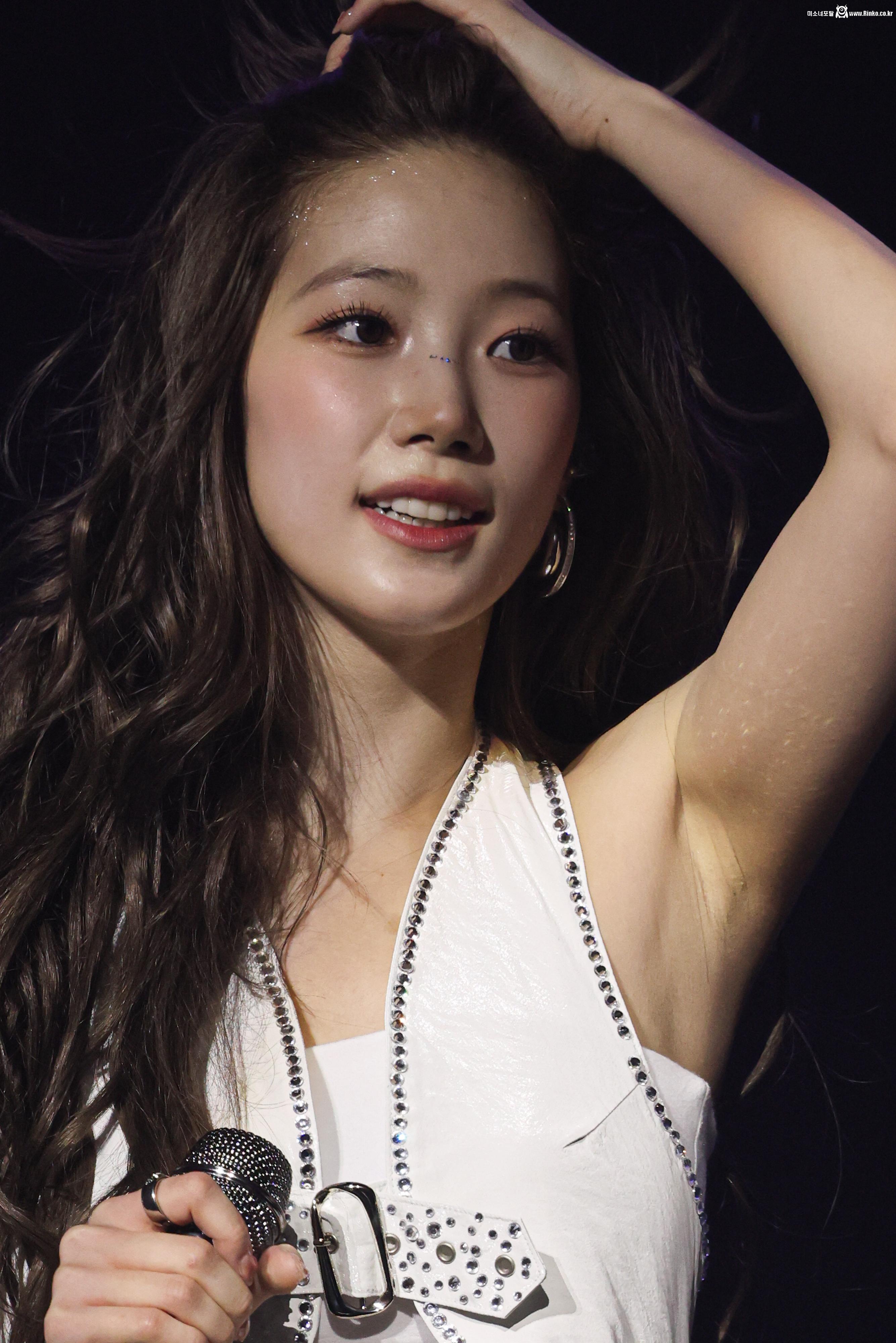 르세라핌 카즈하_116242_2.jpg