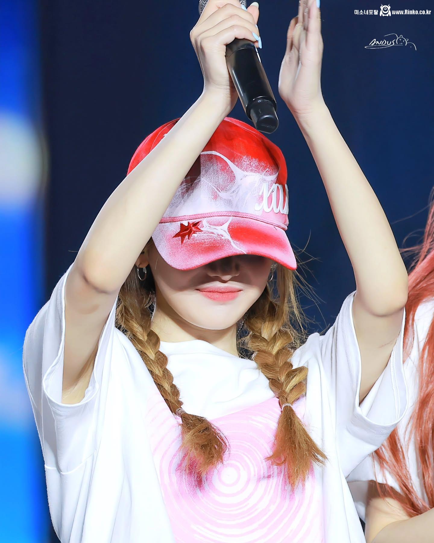 에스파 닝닝 은근슬겨 한장_116269_1.jpg