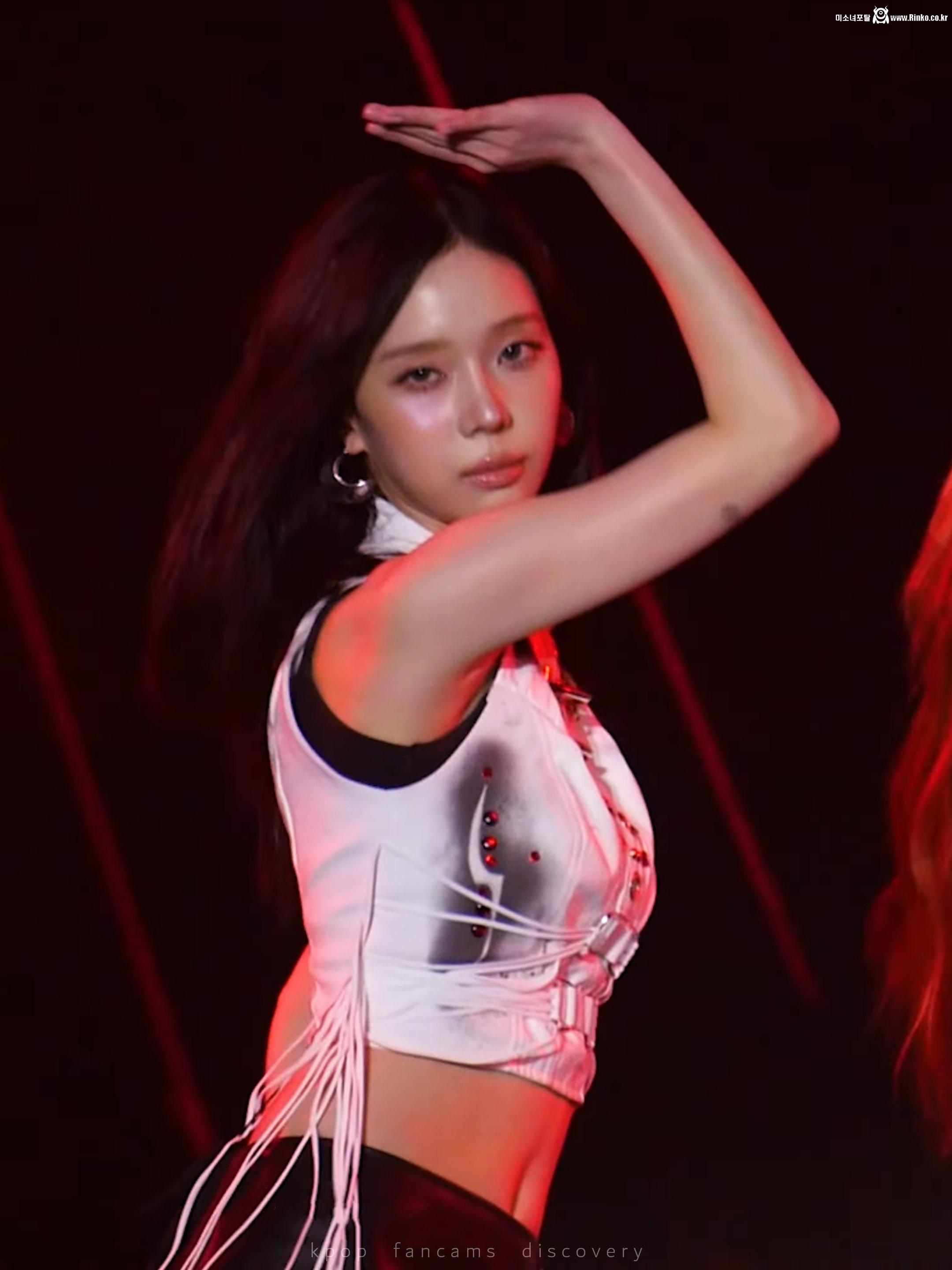 에스파 카리나, 윈터 250517_116479_1.jpg