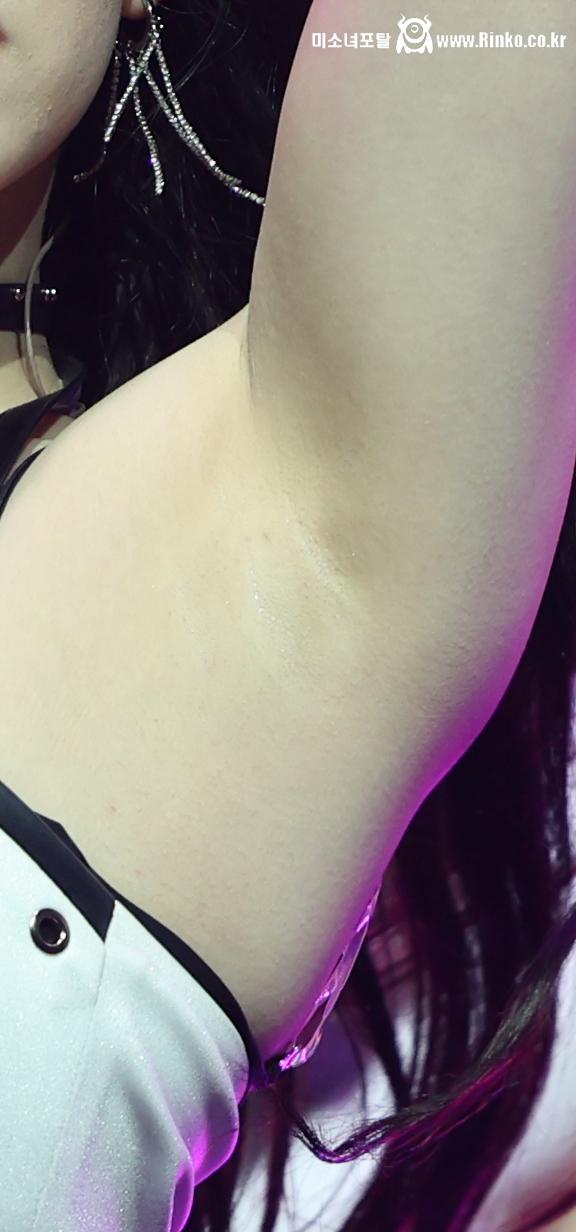 빌리 츠키 확대샷_116627_2.jpg