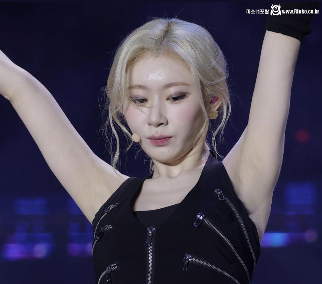 백옥 같은 피부를 가진 아이돌 샤프심_116737_2.jpg