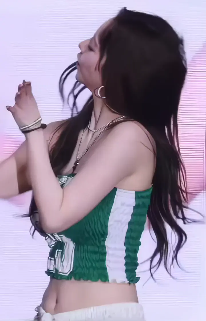 에스파 카리나 겨드랑이_116783_1.webp