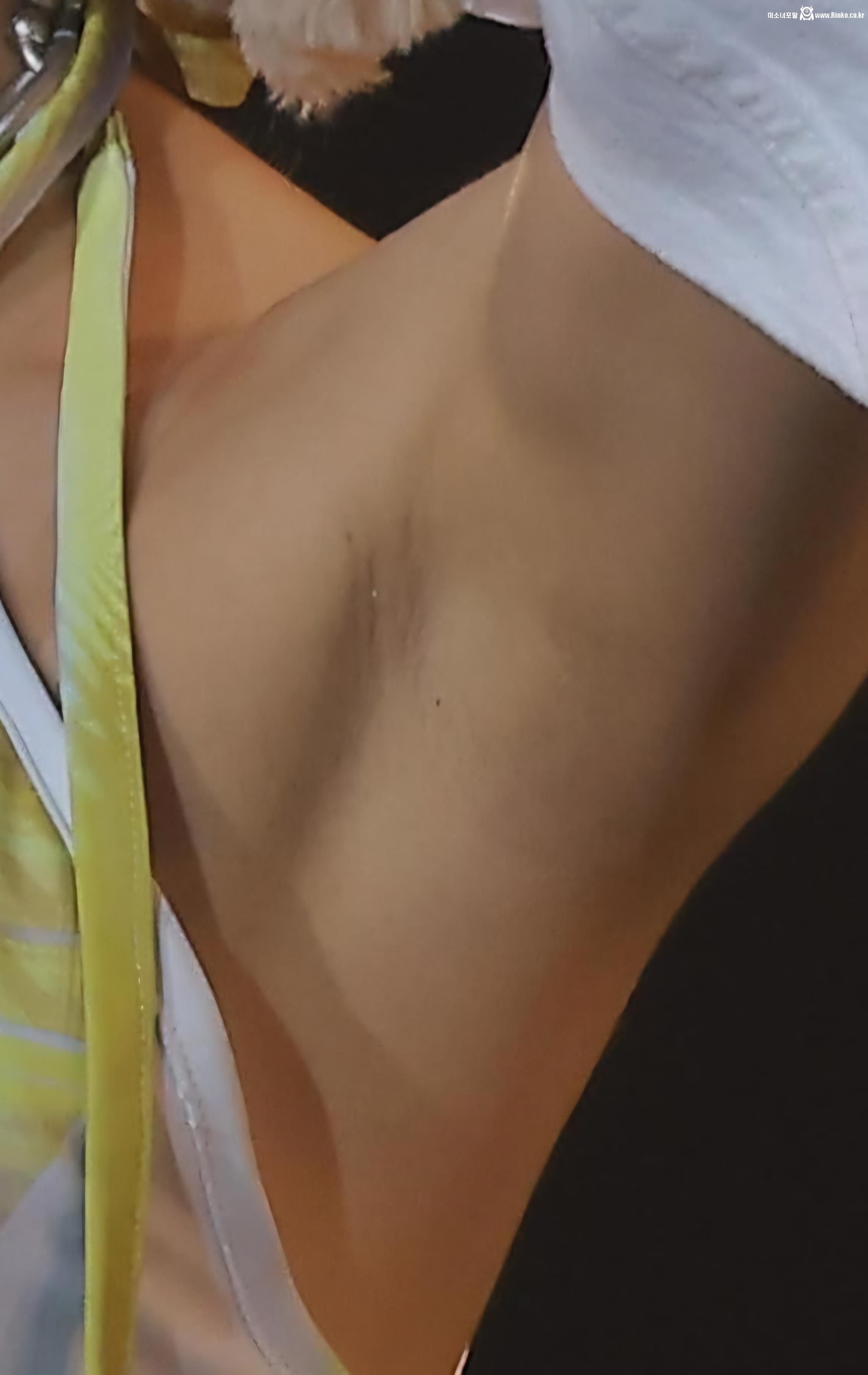 뉴진스 다니엘 3단 확대 겨드랑이_116830_1.jpg