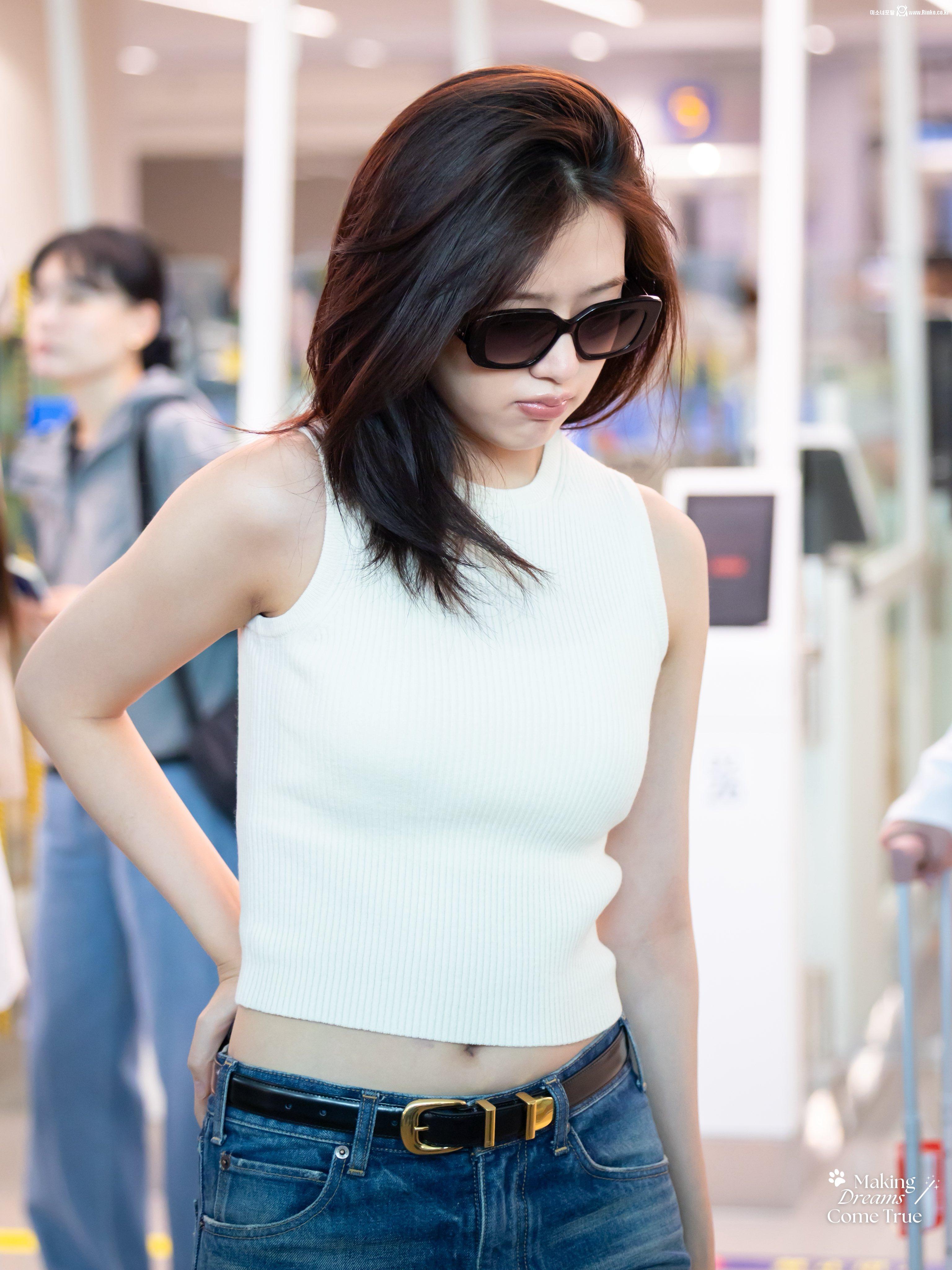 250530 안유진_116892_2.jpg