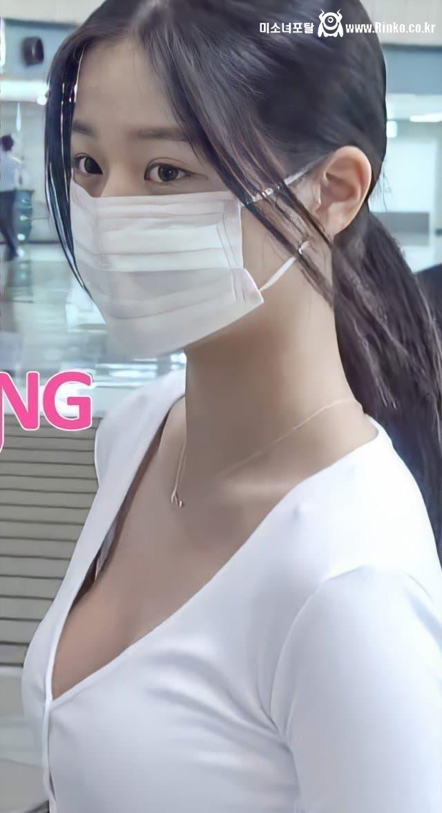 이제 딱 한달 뒤면 성인 찍는 장원영 몸매 ㅗㅜㅑ