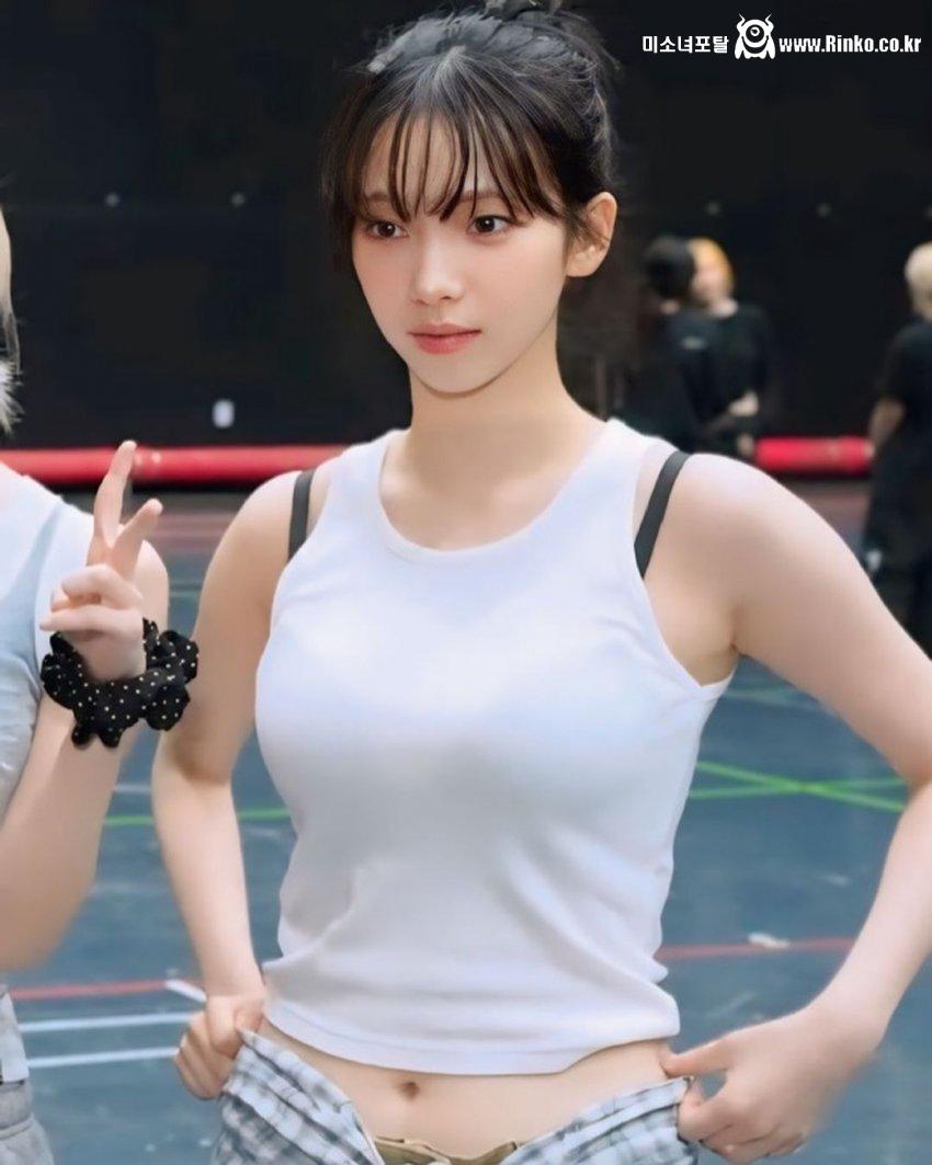 카리나 말랑배 배꼽_33908_2.jpg