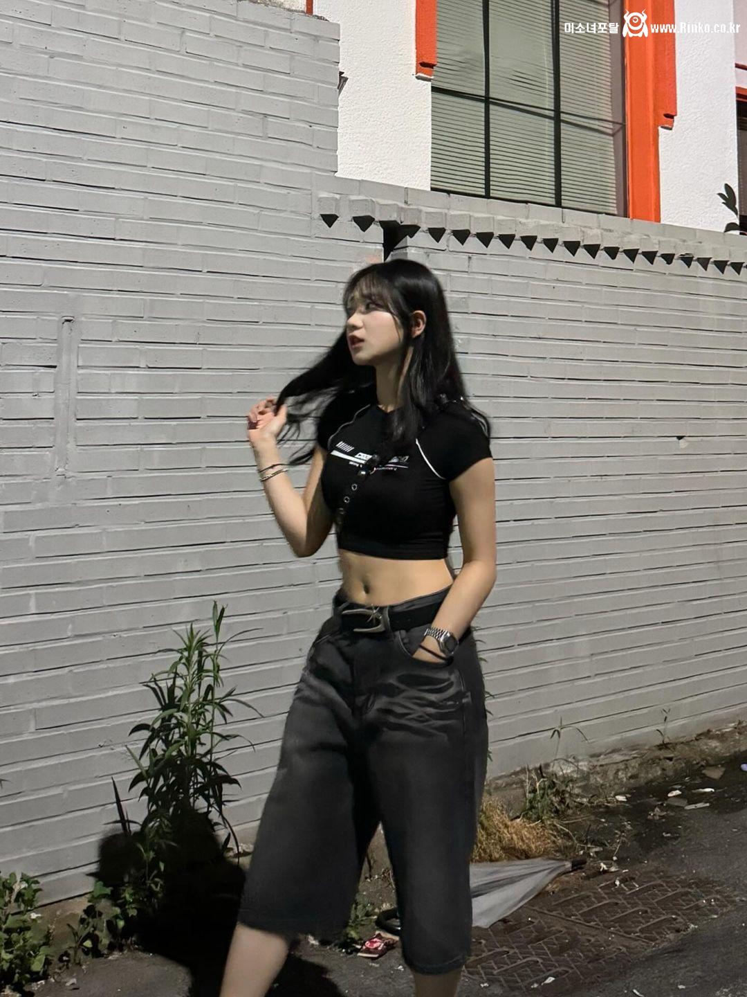 배꼽 옆에 모기물린녀_33885_1.jpg