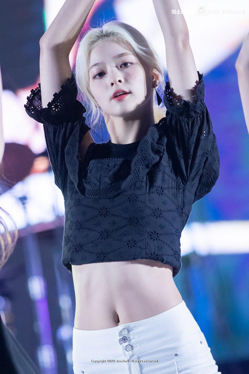 손들고 묶인 K-여자 가수들_34099_4.jpeg