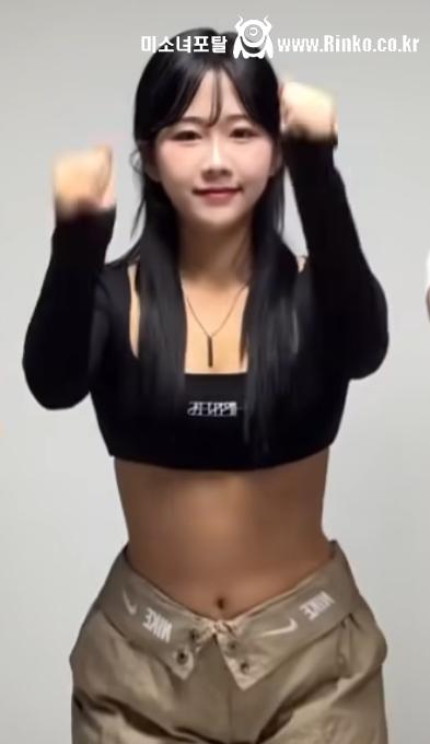 자매 3명 인스타_34214_3.jpeg