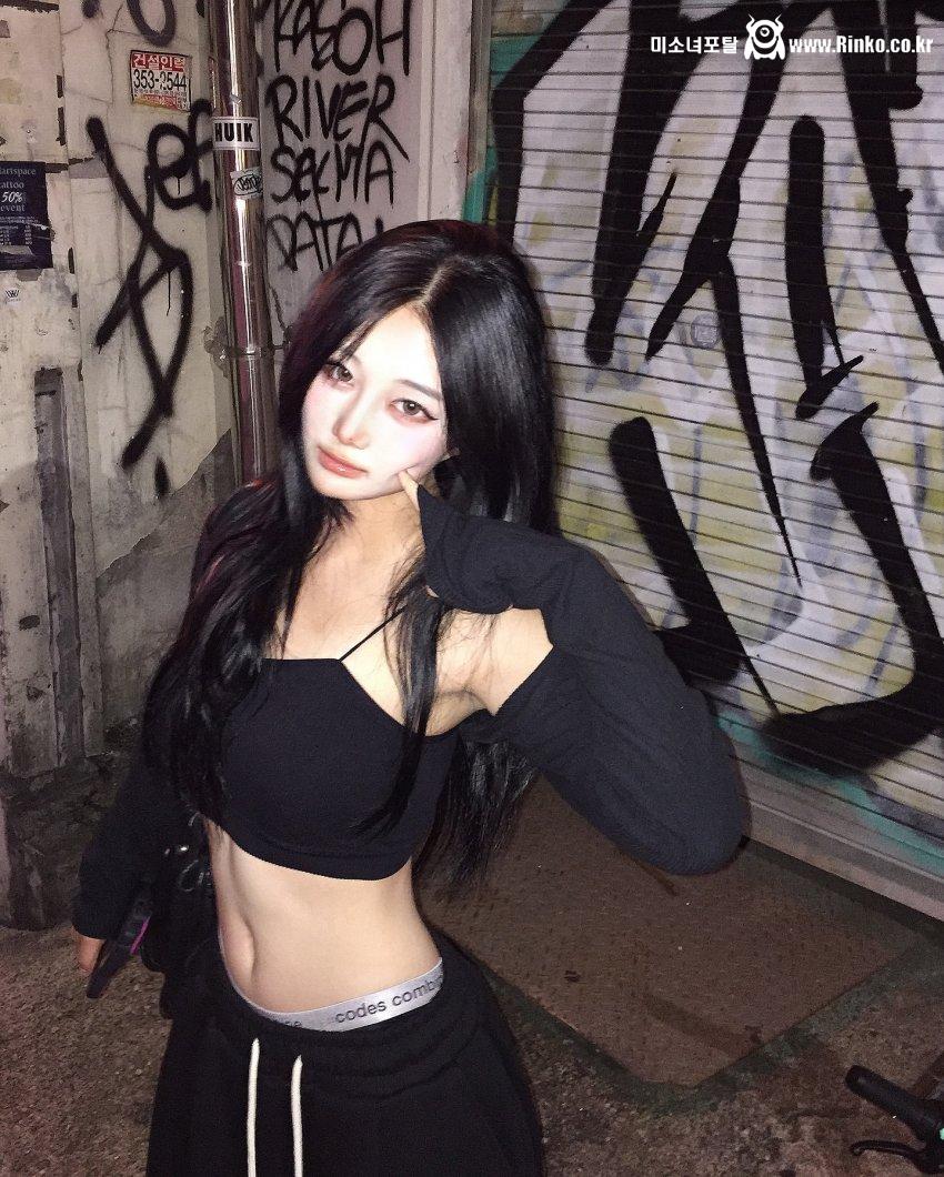 아래 깊은 배꼽녀 추가_34314_3.jpeg