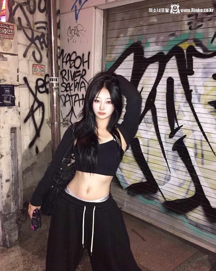 아래 깊은 배꼽녀 추가_34314_6.jpeg