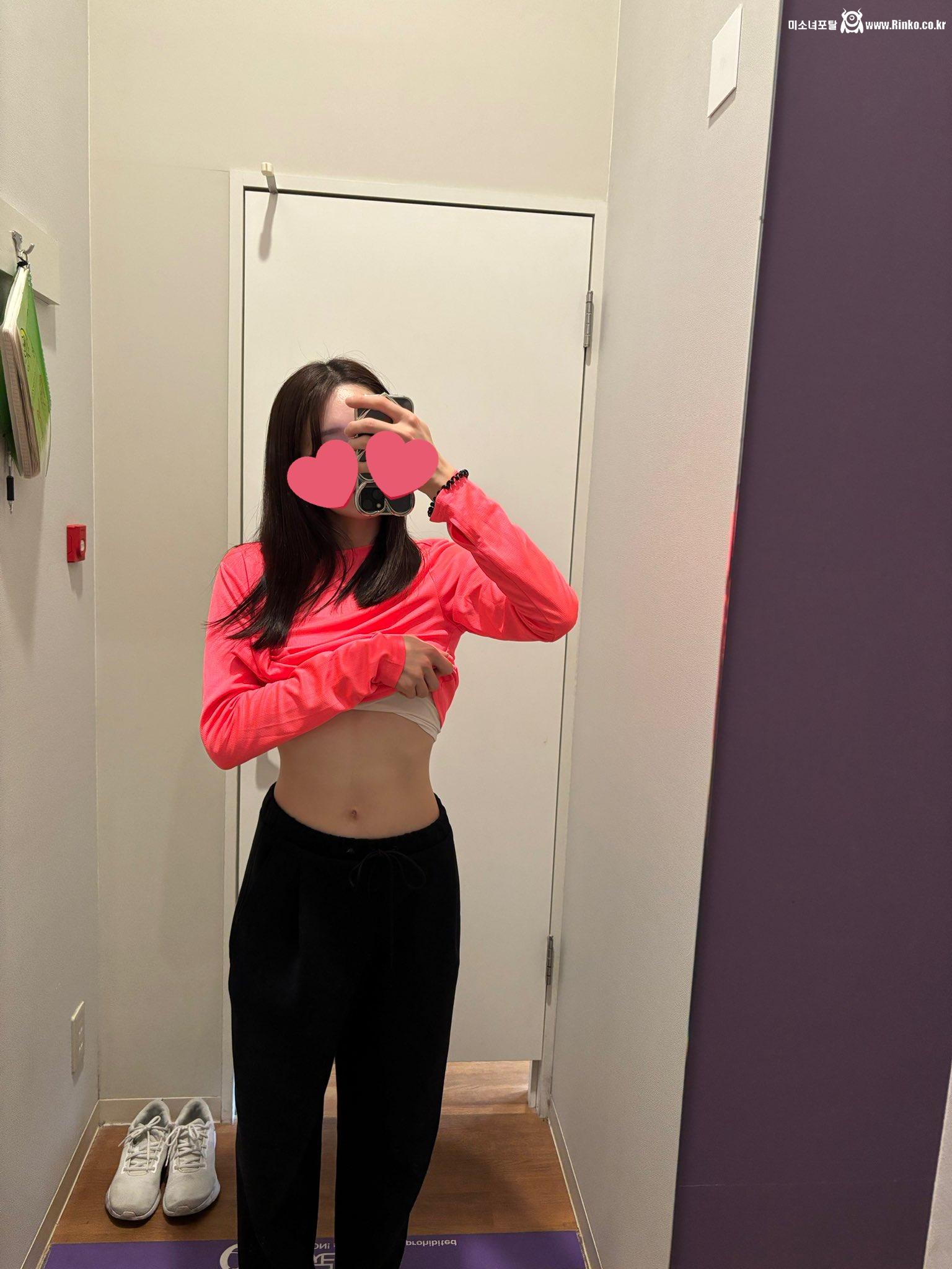 배꼽 이쁘진 않은데 이렇게 냅다까버리면_34927_1.jpg