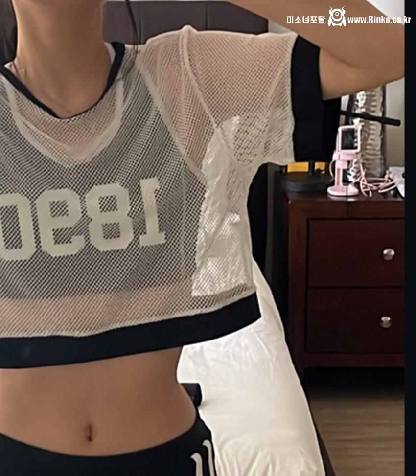 배꼽이 귀여운 여고생_35385_1.jpg