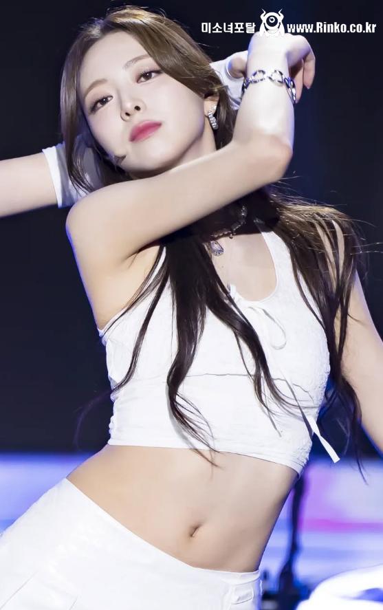 유나_35691_3.png.jpg
