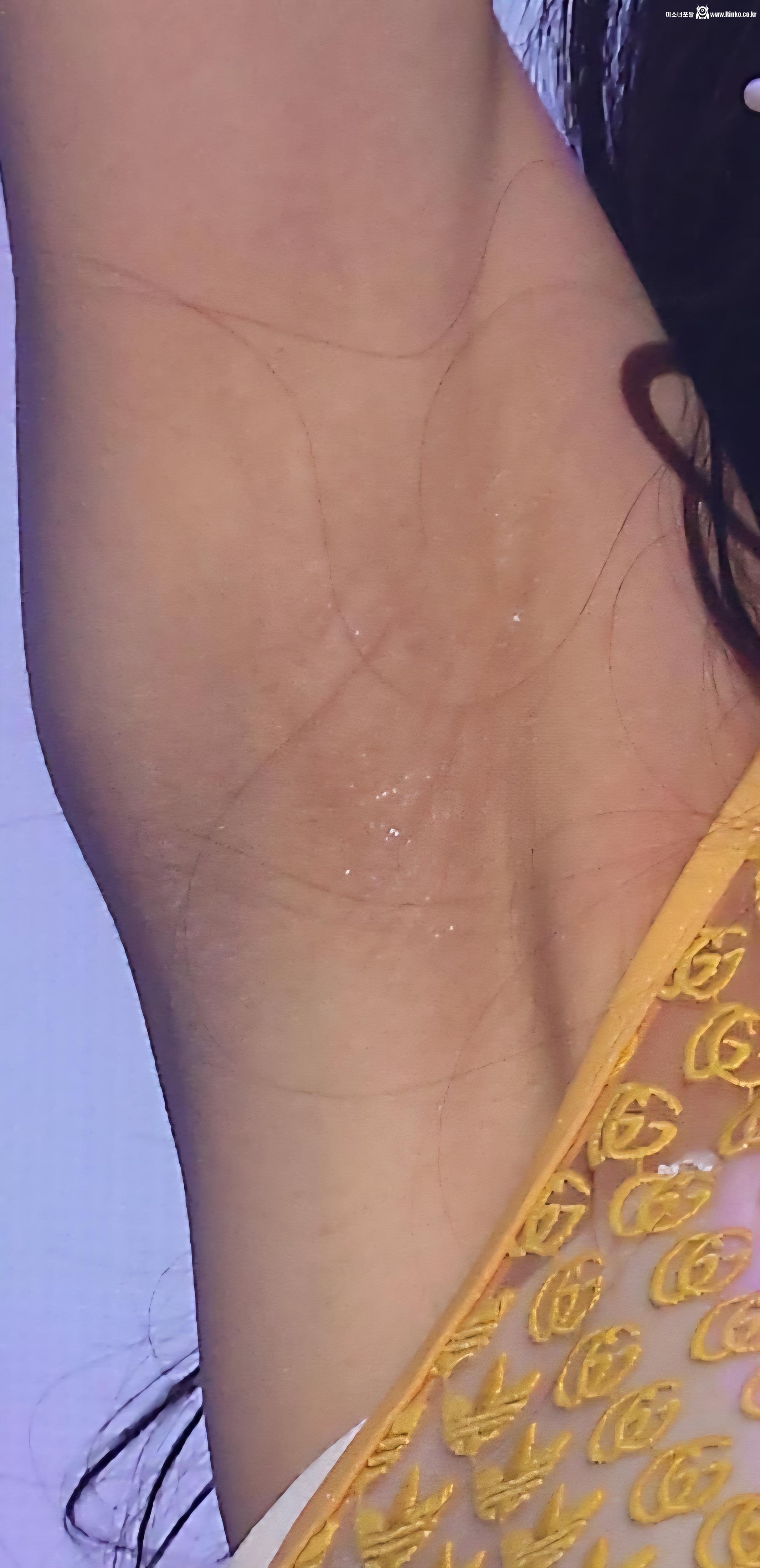 우주소녀 보나 3단 확대 겨드랑이_116988_1.jpg