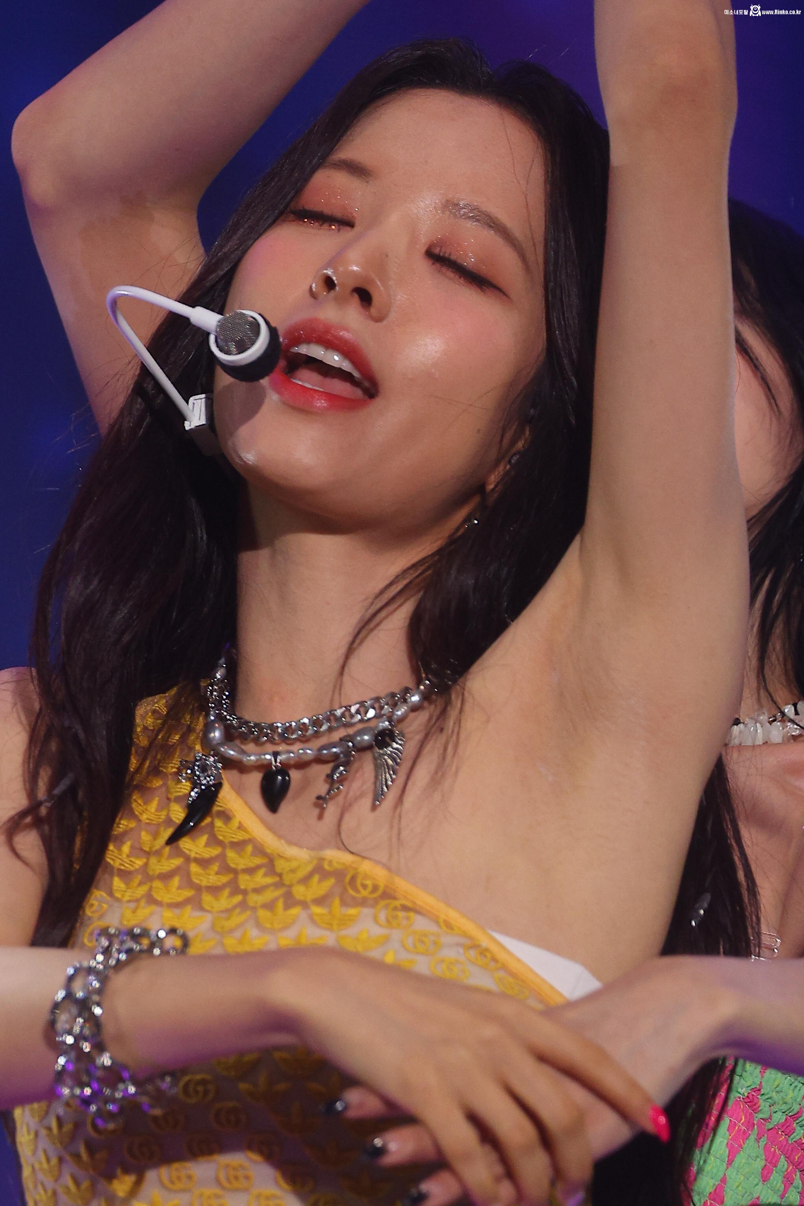 우주소녀 보나 3단 확대 겨드랑이_116988_5.jpg