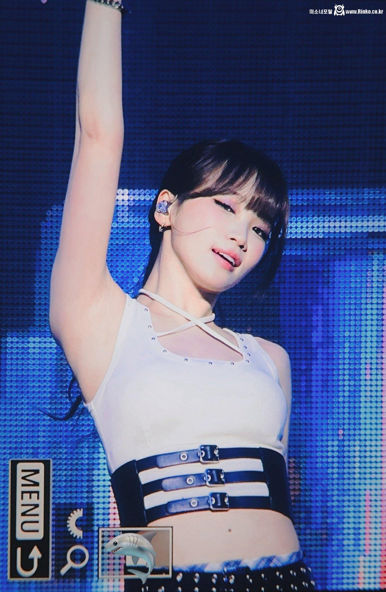 김채원 최근 고화질 모음_116993_13.jpg