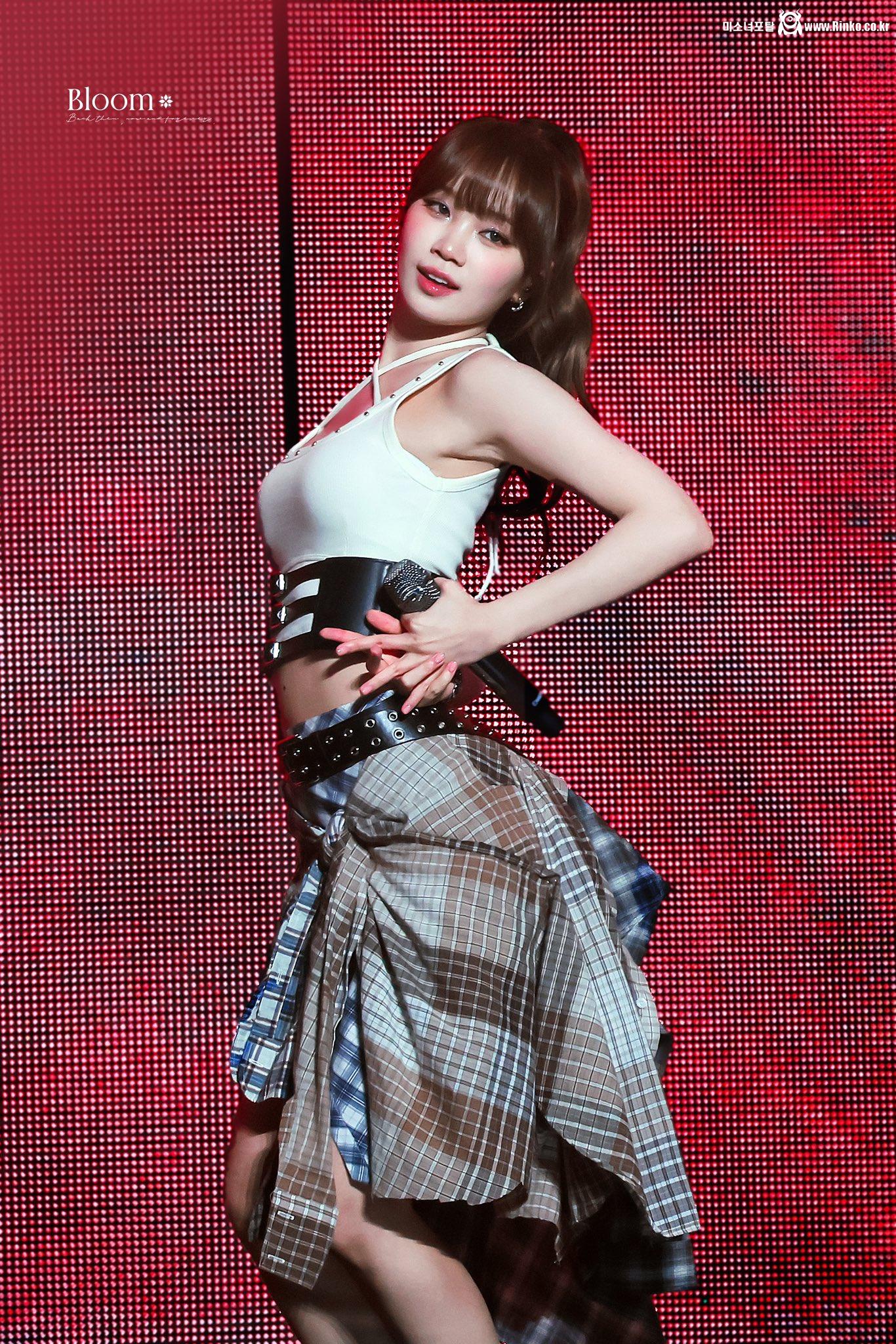 김채원 최근 고화질 모음_116993_2.jpg