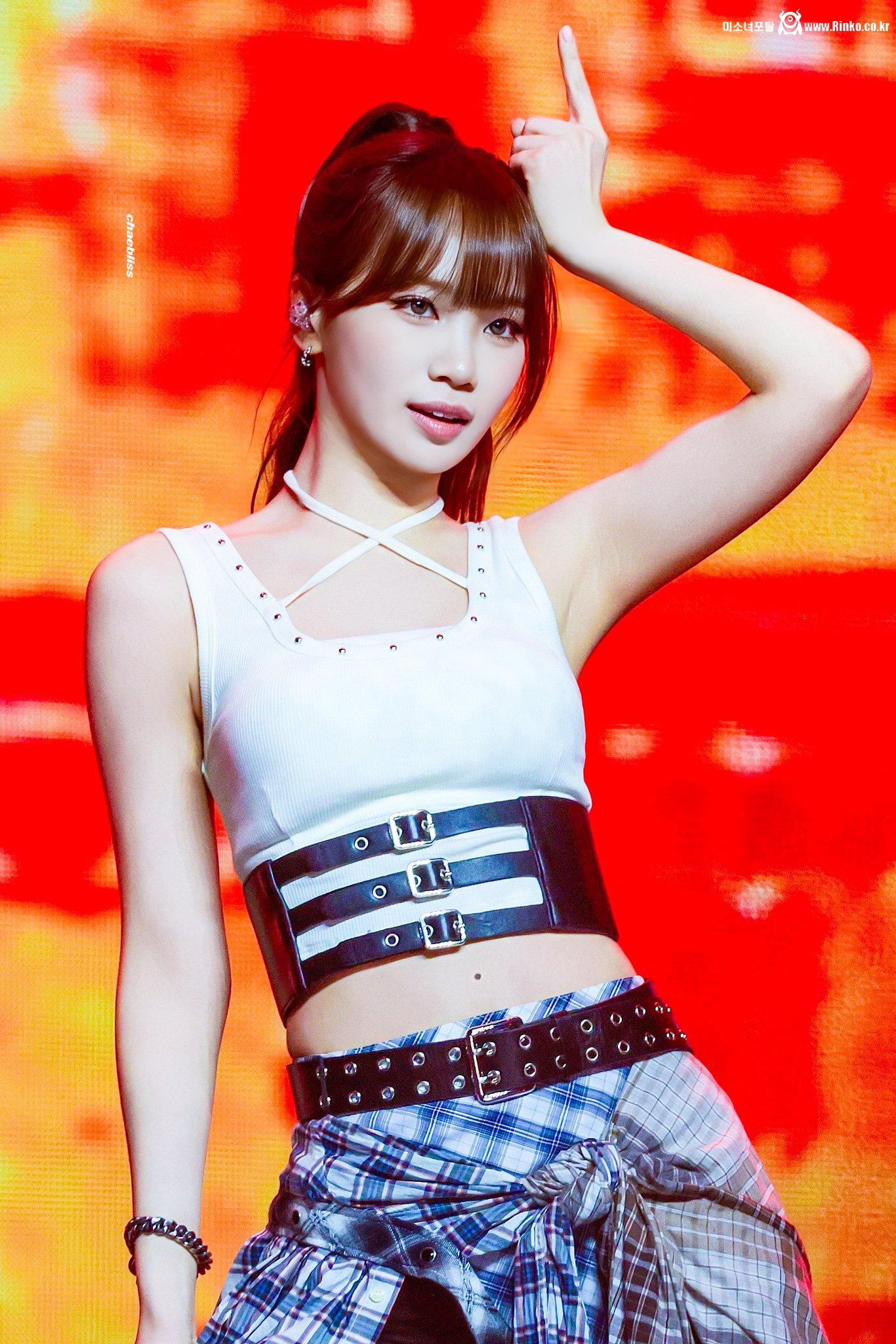 김채원 최근 고화질 모음_116993_9.jpg