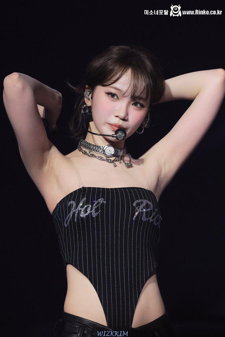 김채원 겨드랑이 레전드_116973_1.jpg