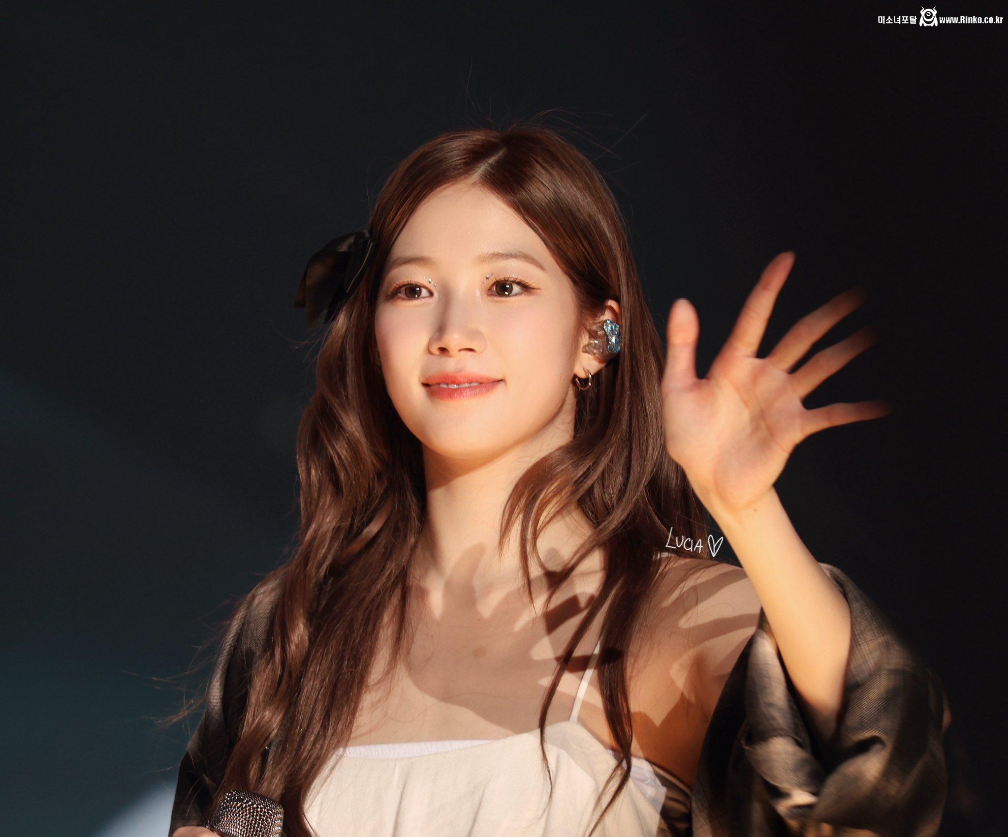 르세라핌 카즈하_117016_2.jpg