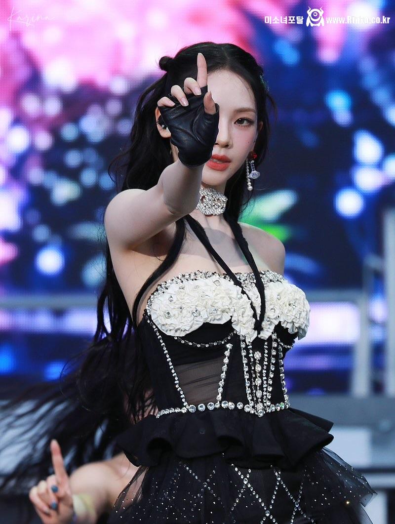 카리나 세장_117001_2.jpg