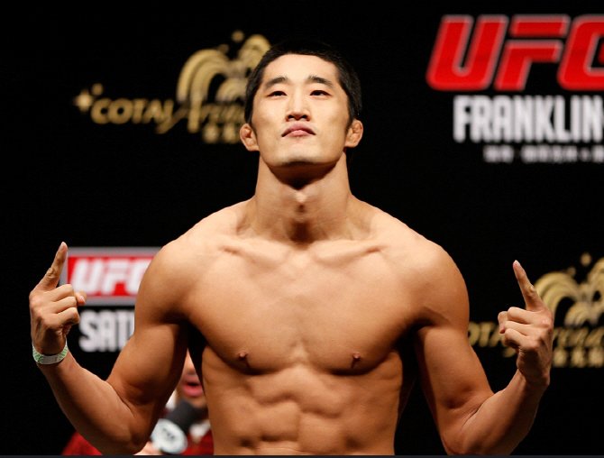 1000027749.jpg 이센스가 마주치면 아무말도 못하는 코미디언