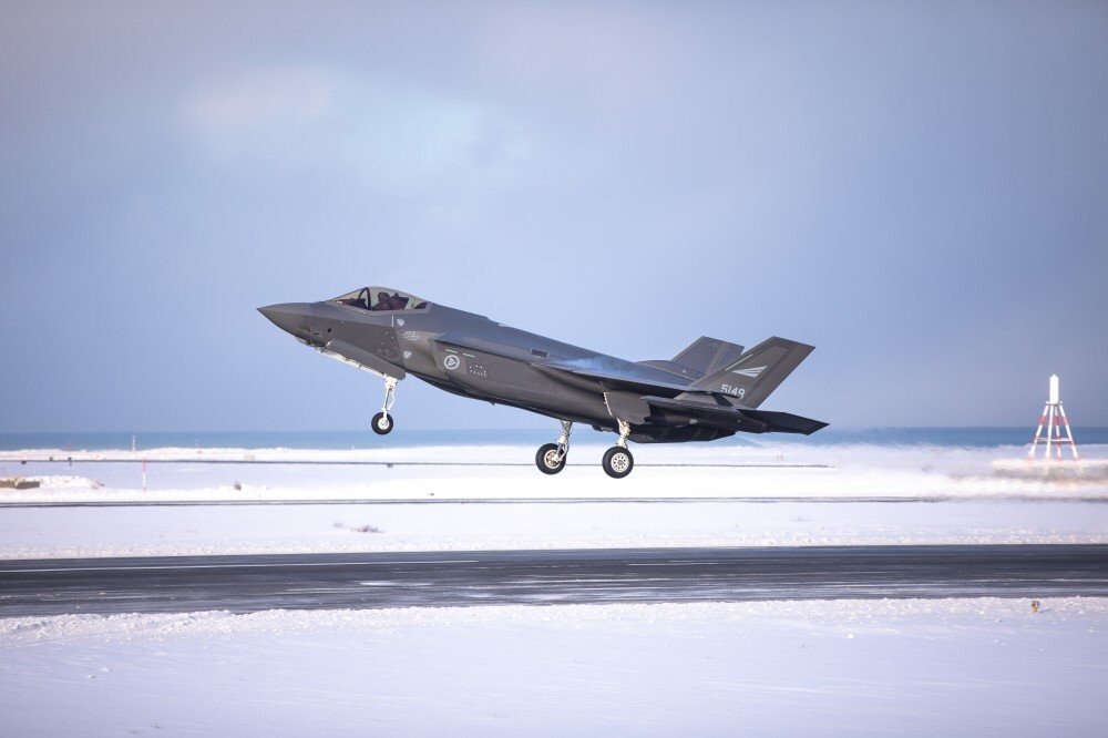 노르웨이 F-35.jpg 여러나라가 돌아가며 영공을 방어해주는 나라