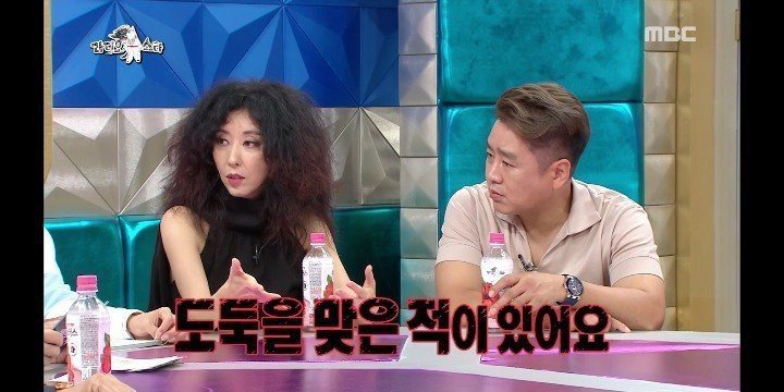 e_8403345107_443072cd1796a185b76ffa5ced7bff85b83301a2.jpg 소름돋는 연예인 김완선 도둑 맞은 썰.jpg