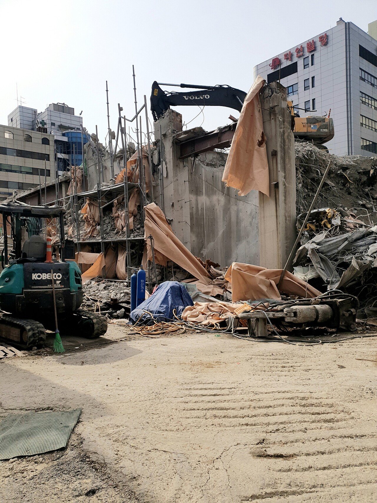 철거2.jpg 안양역 폐건물 (랜드마크) 근황.jpg