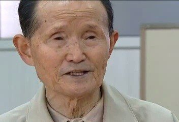 VideoCapture_20230325-164319.jpg 84살 할아버지가 30년 동안 동네청소하신 이유
