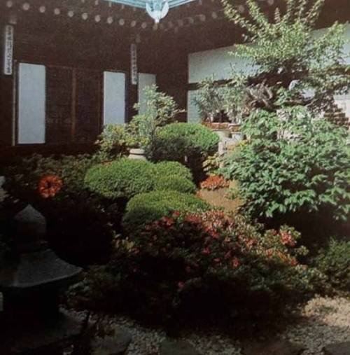 IMG_5603.jpeg 1980년대 상류층의 주택 모습