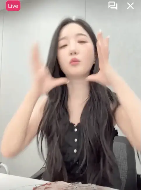 트리플S 김유연 겨드랑이_117293_1.webp