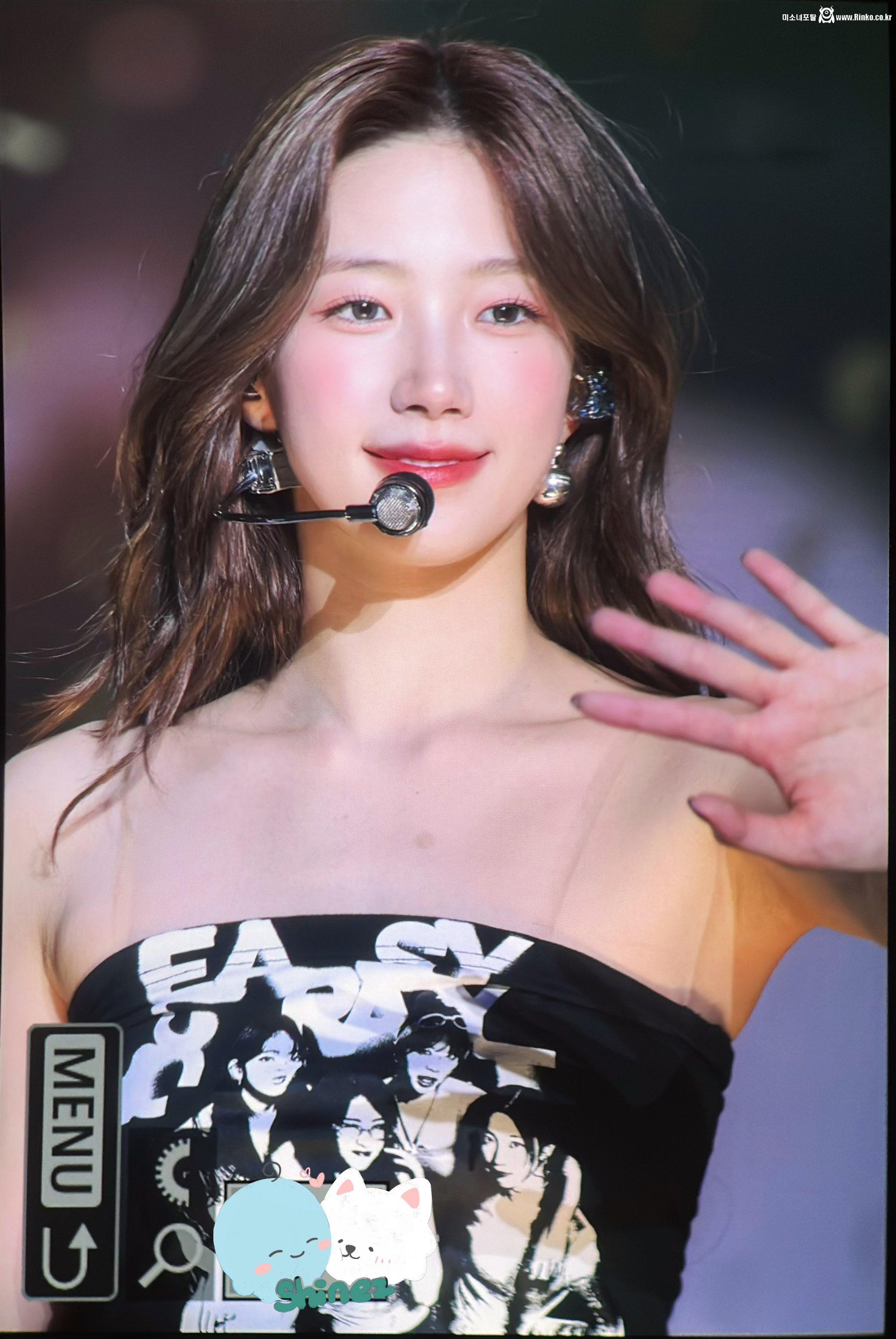 250612 사쿠라 허윤진 카즈하_117363_1.jpg