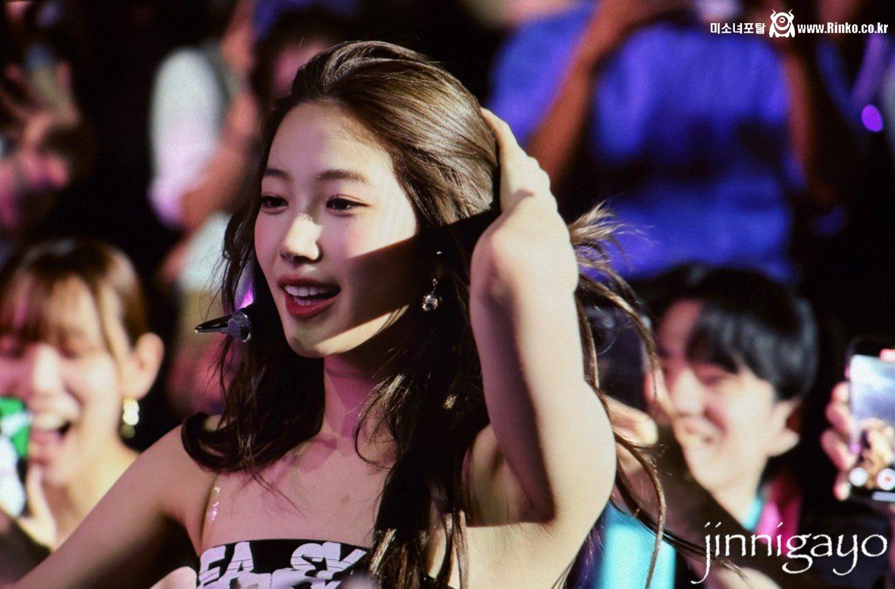 250612 사쿠라 허윤진 카즈하_117363_5.jpg