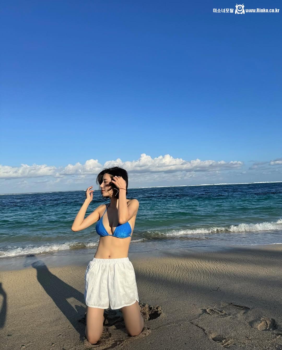권은비 비키니