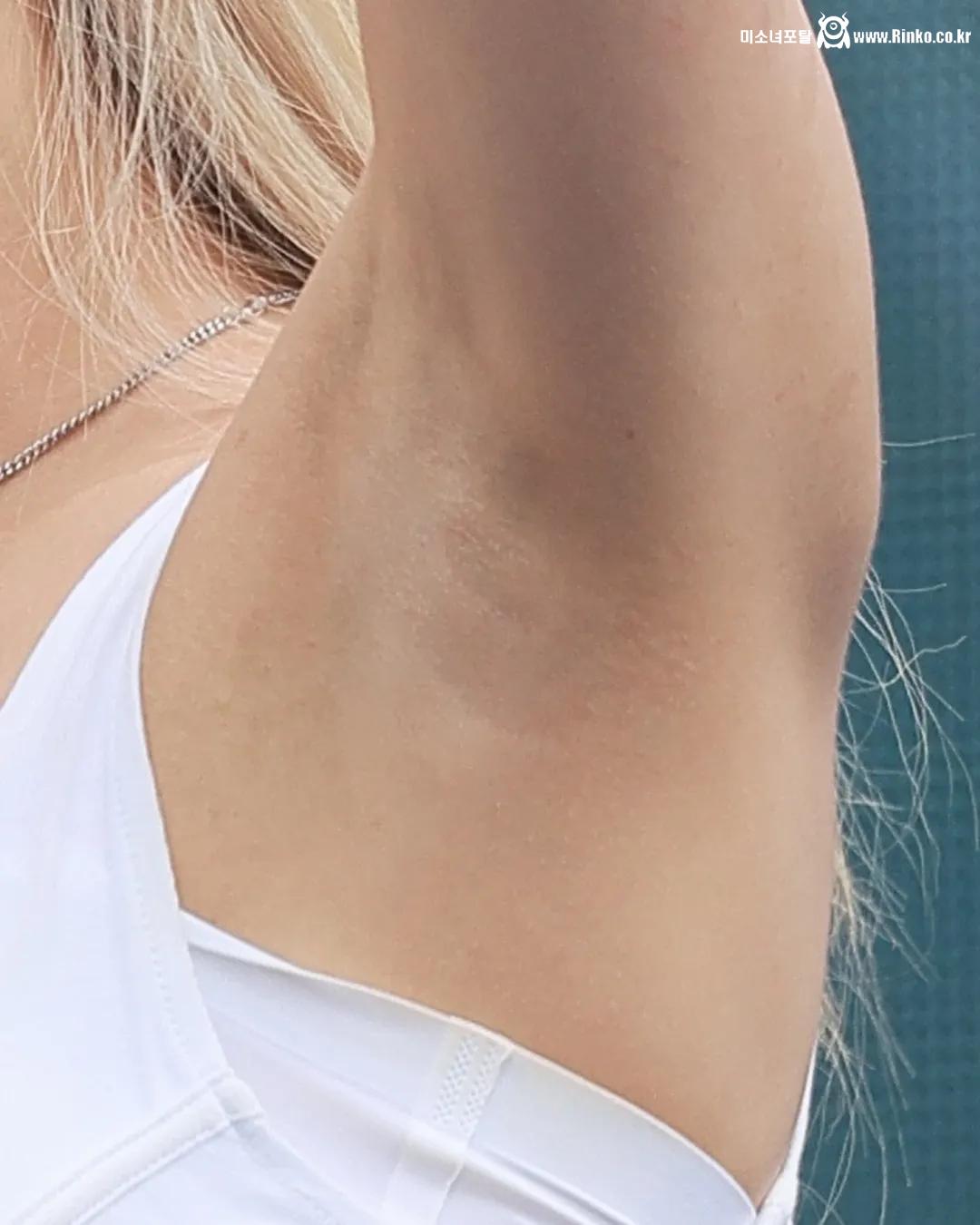 프로미스나인 박지원 확대 겨드랑이_117397_5.jpg