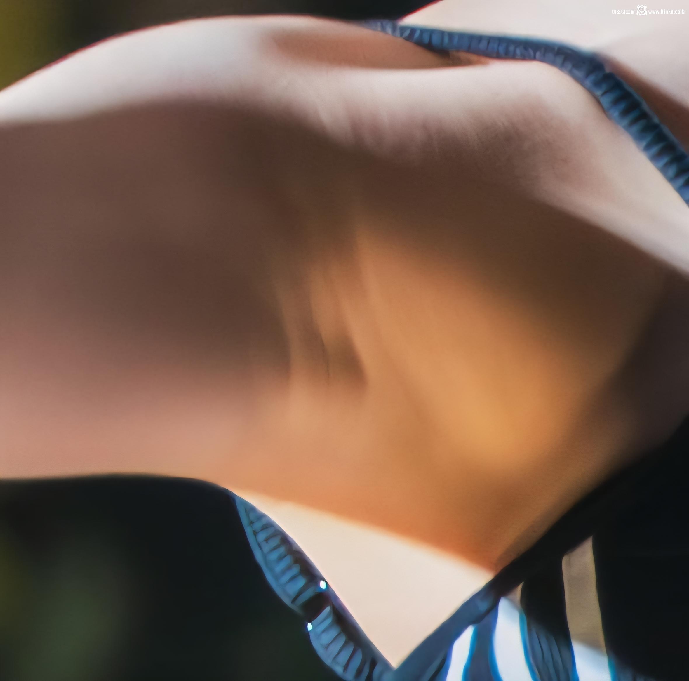 르세라핌 김채원 3단 확대 겨드랑이_117477_2.jpg