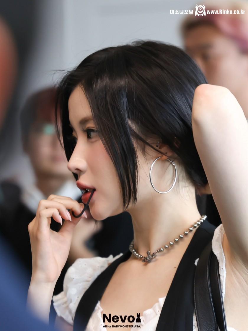 베이비몬스터 아사 은근슬겨_117481_3.jpg