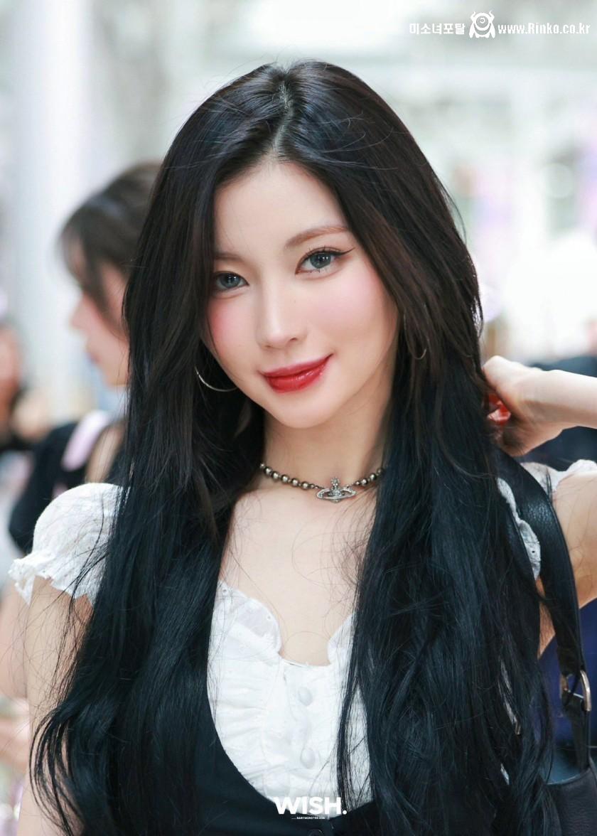 베이비몬스터 아사 은근슬겨_117481_5.jpg