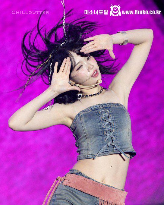 씹덕들 행복사시키는 김채원 겨_117508_16.jpg