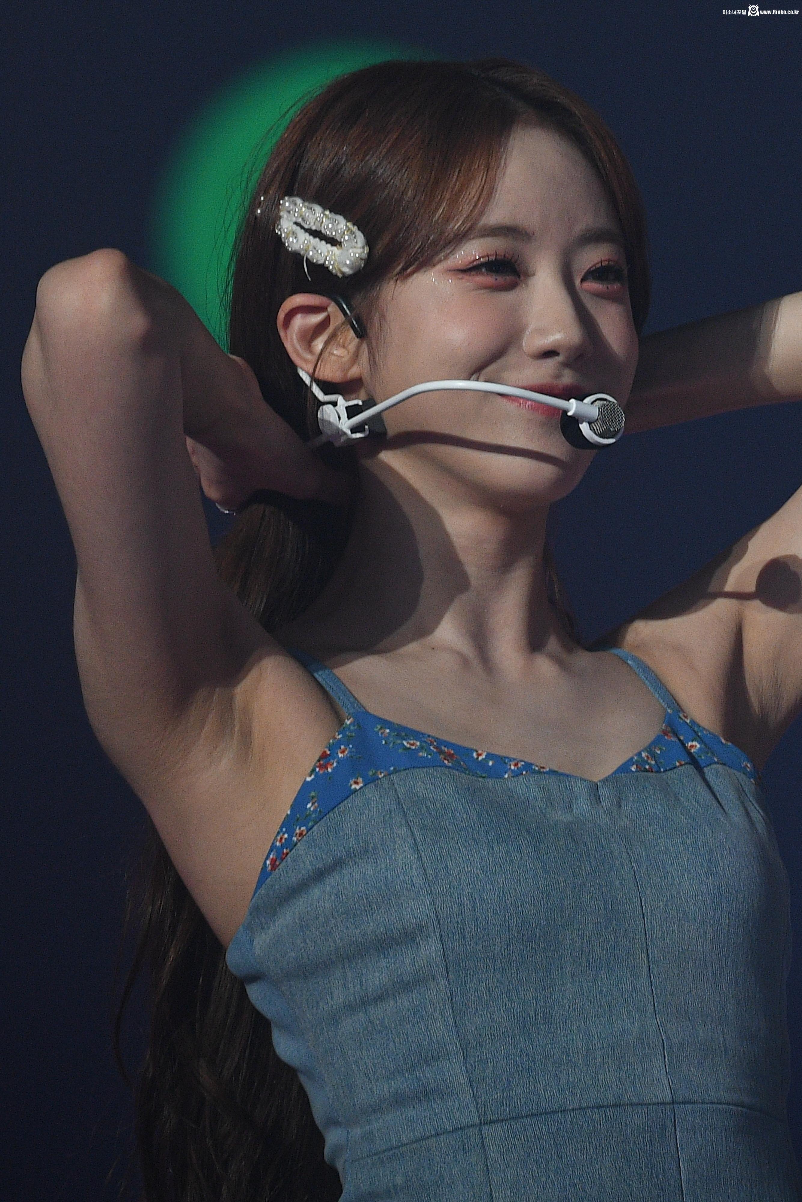 우주소녀 루다 겨드랑이_117539_1.jpg