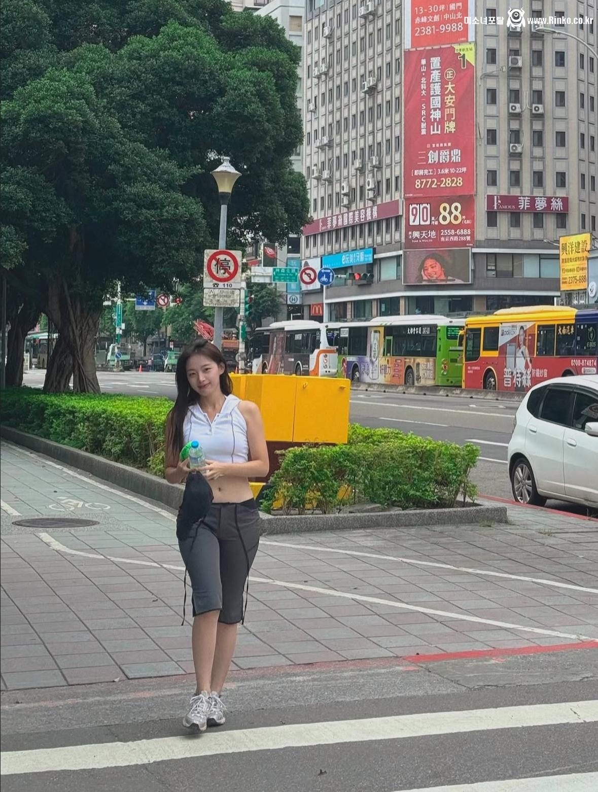 치어리더 하지원_38451_2.jpg