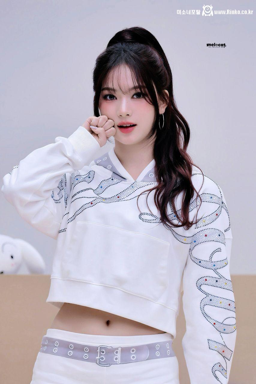 스테이씨 아이사_38480_2.jpg