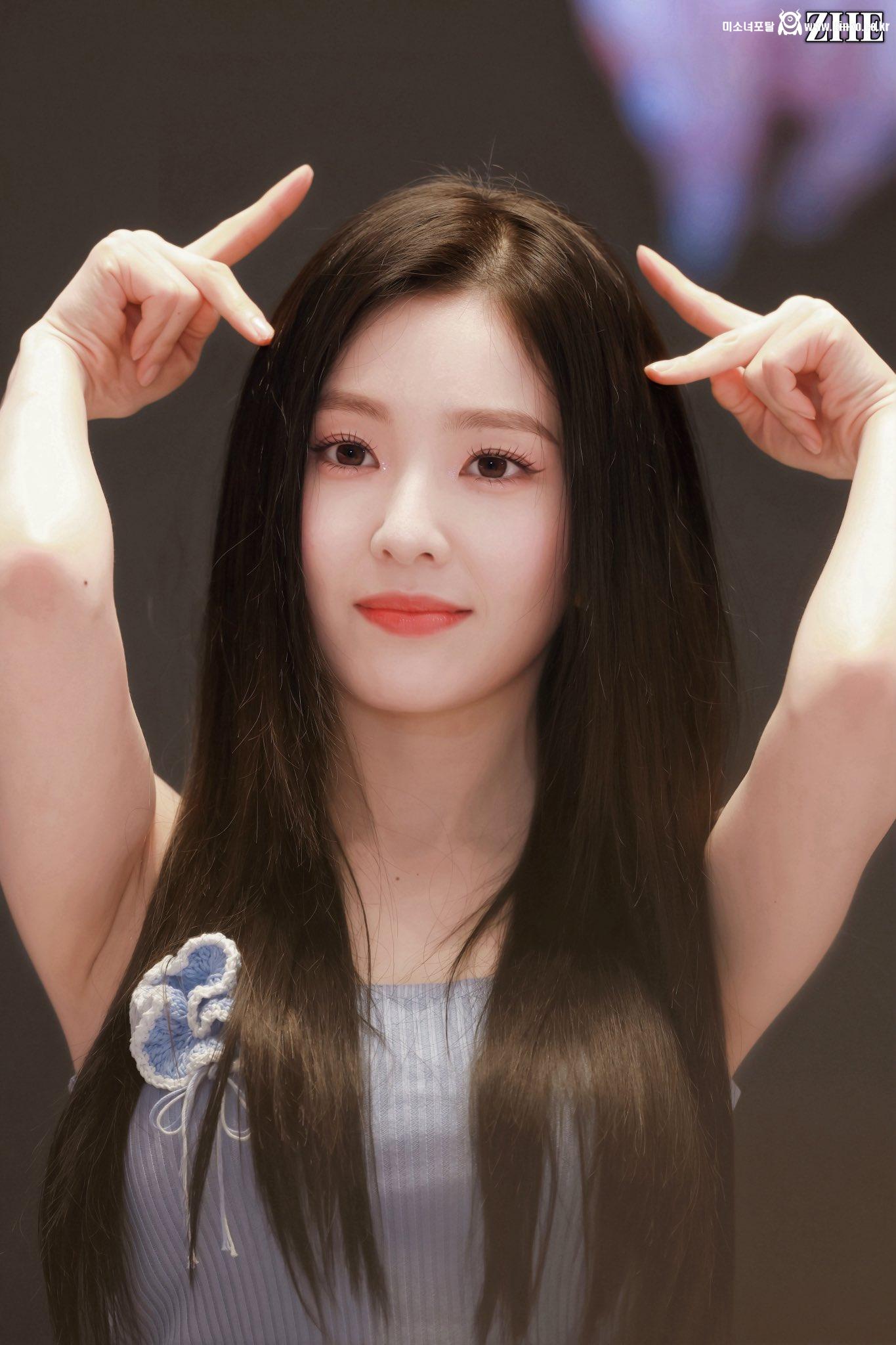 레드벨벳 아이린 겨드랑이_117721_1.jpg