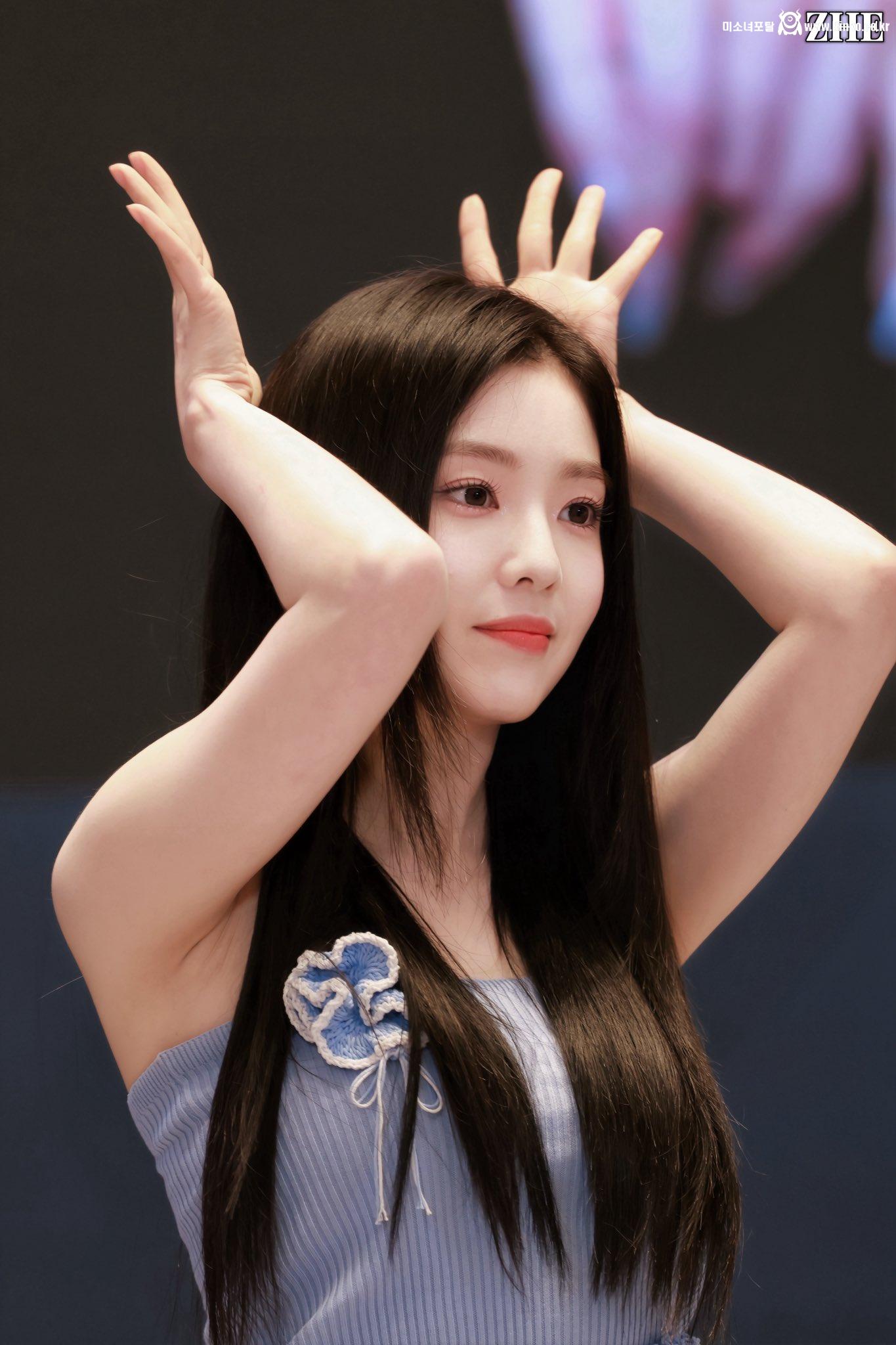 레드벨벳 아이린 겨드랑이_117721_2.jpg