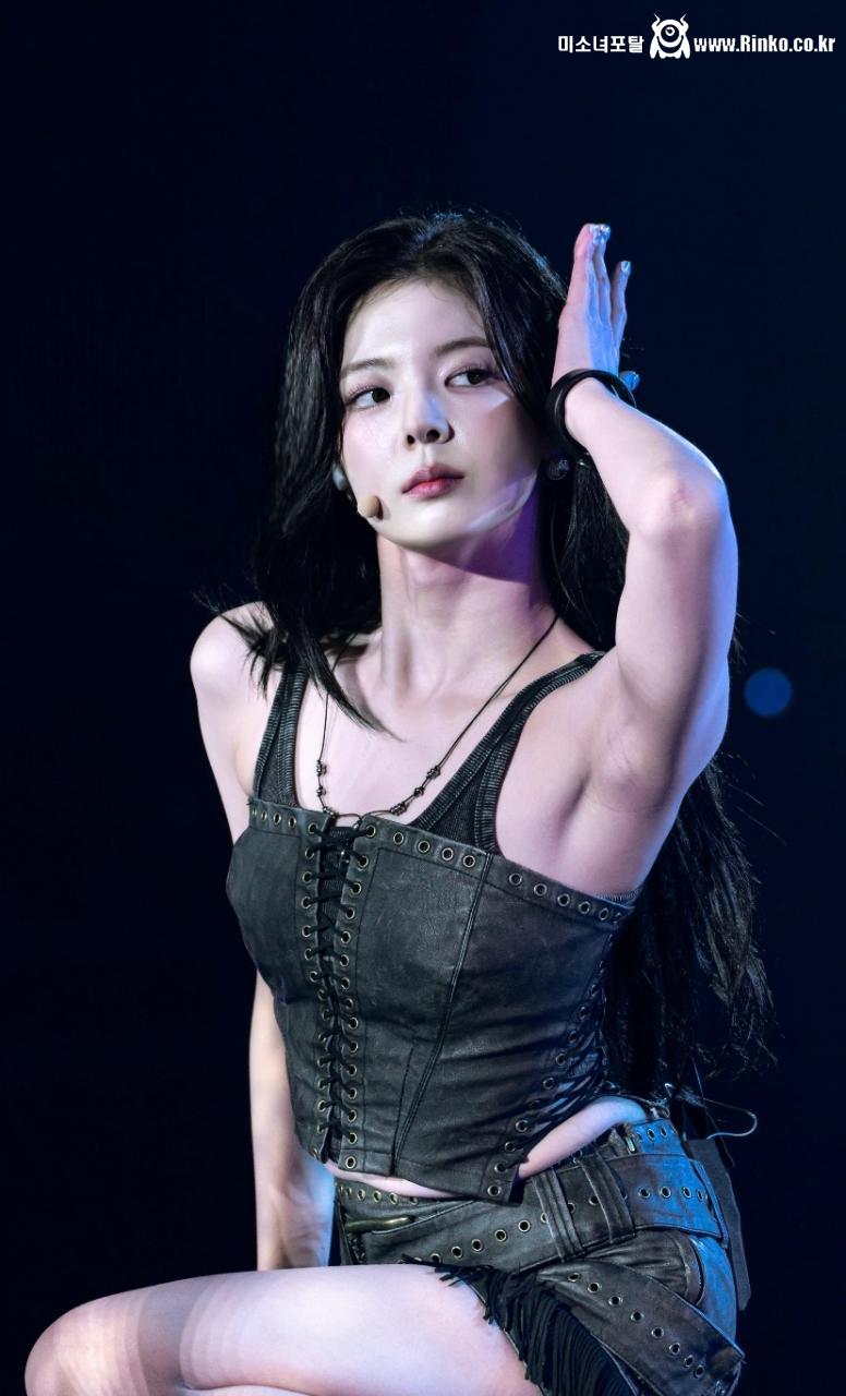 있지 리아 확대_117755_3.png.jpg