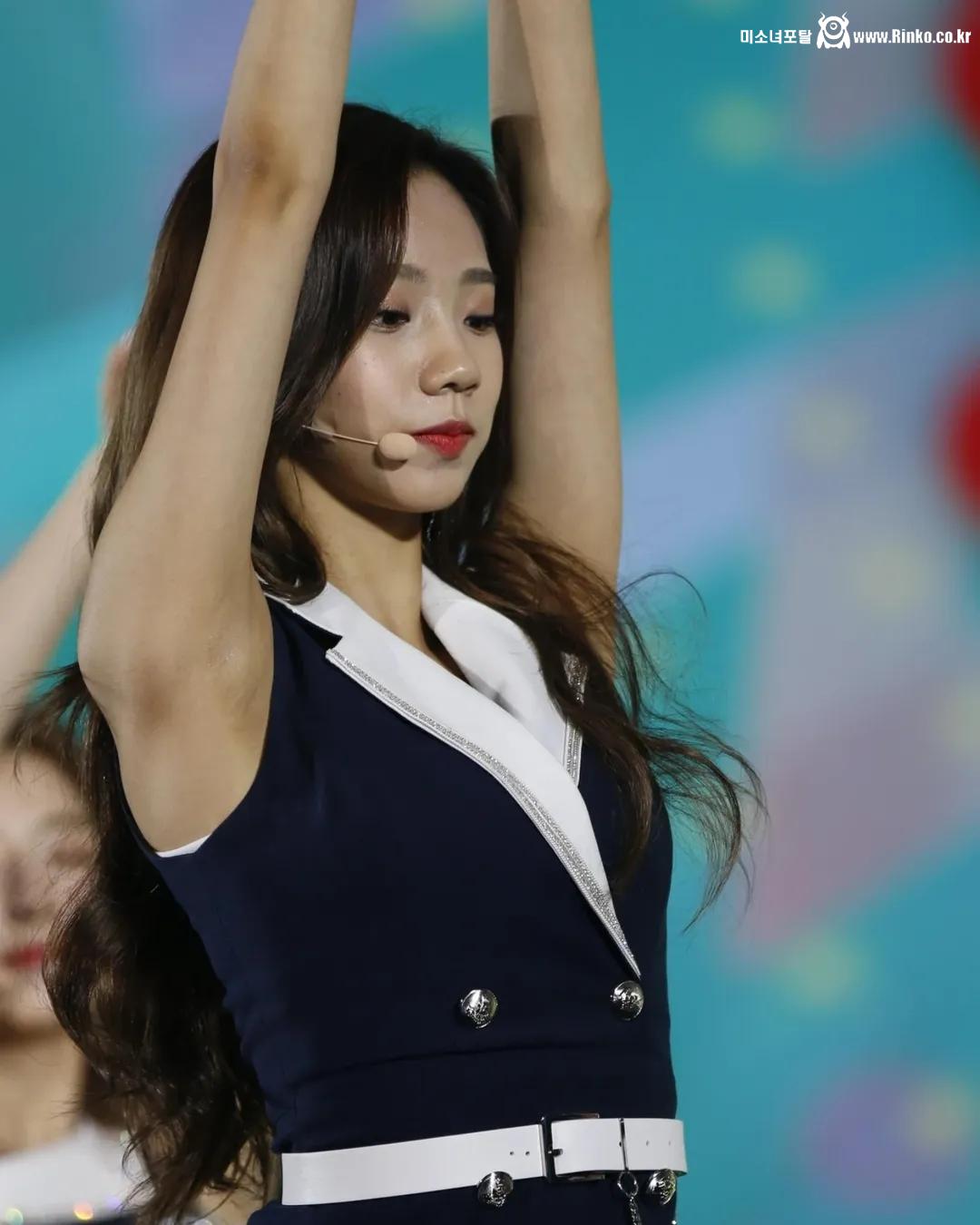 우주소녀 여름 확대 겨드랑이_118042_3.jpg