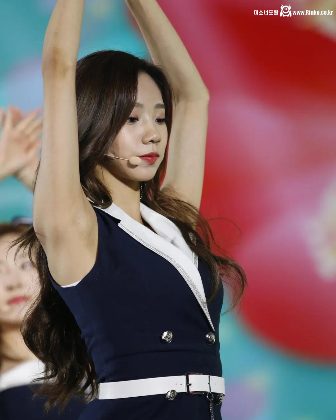 우주소녀 여름 확대 겨드랑이_118042_5.jpg