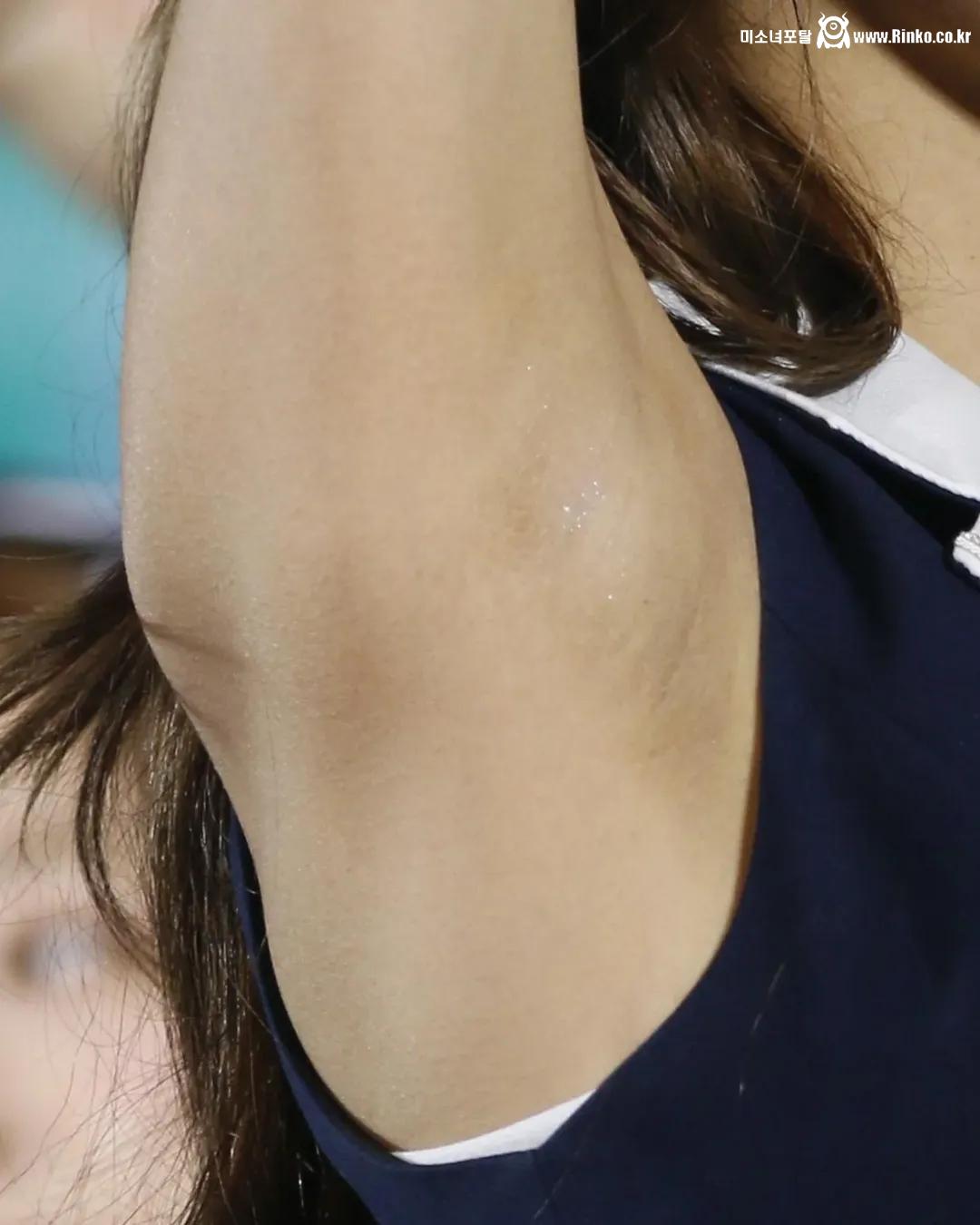 우주소녀 여름 확대 겨드랑이_118042_6.jpg